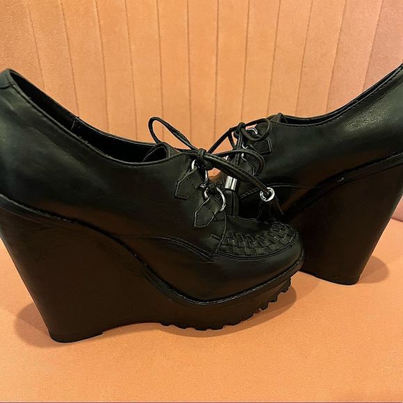 Aldo Black and Brown Wedge Shoes - Picture 5 of 7